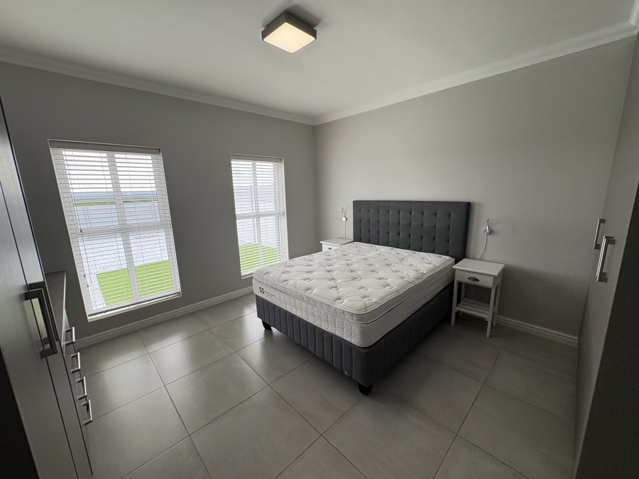 To Let 4 Bedroom Property for Rent in Yzerfontein Western Cape